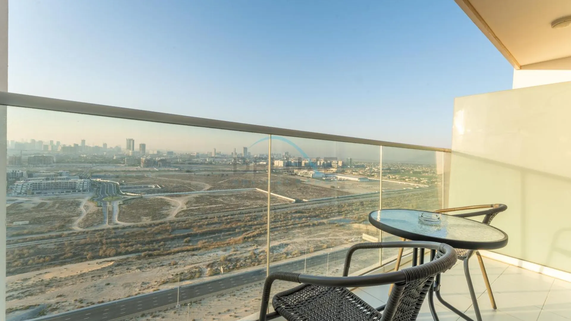 Near Golf Club High Apartamento Dubai